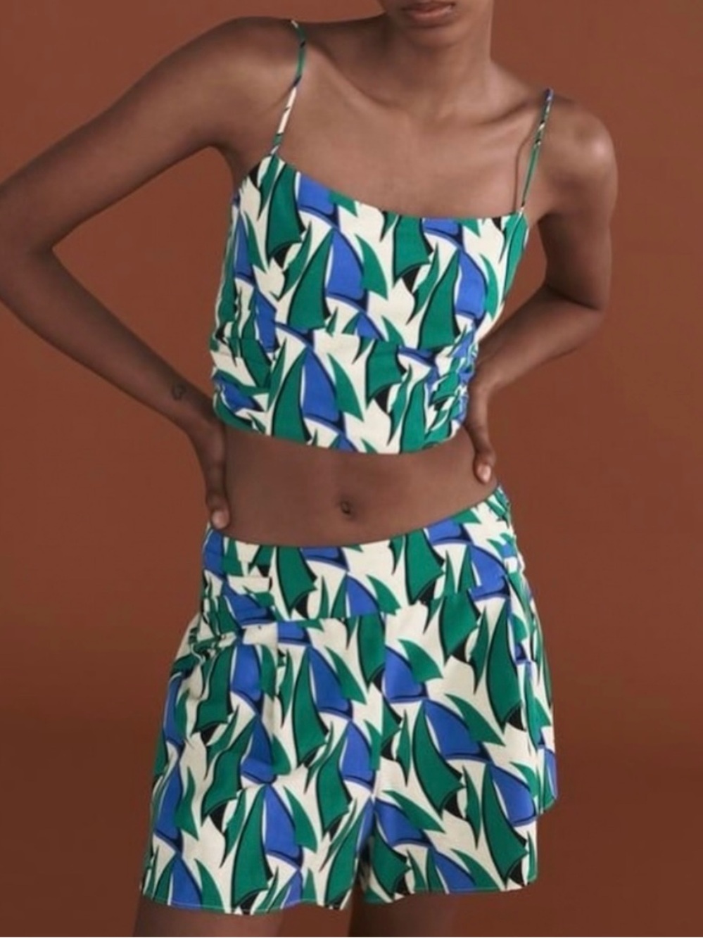 Zara Green Blue and Cream Printed Shorts Set - Picture 2 of 12